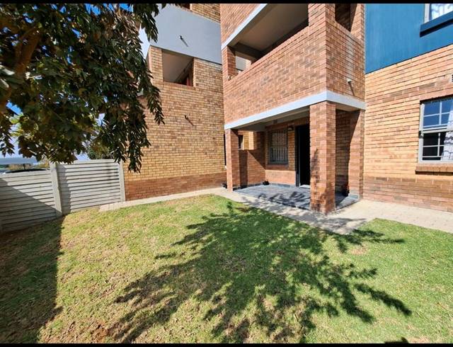 2 BEDROOM APARTMENT FOR SALE IN HEUWELOORD